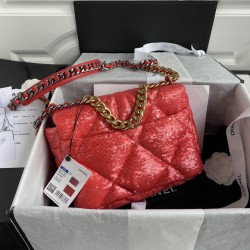 CHANEL 19 BAG