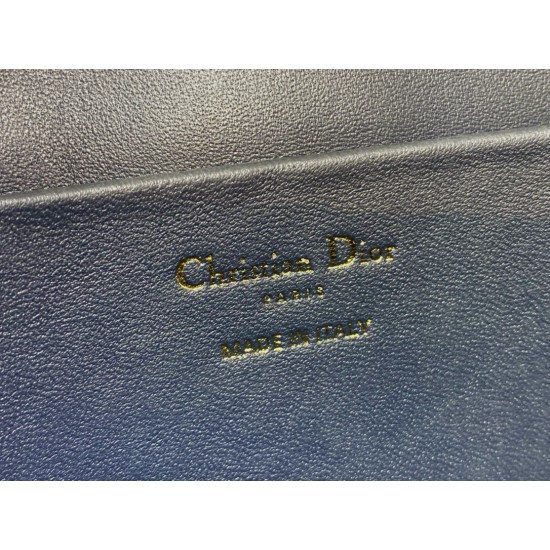Dior Montaigne