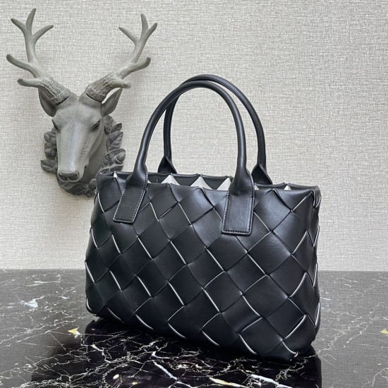 Bottega Veneta Tote