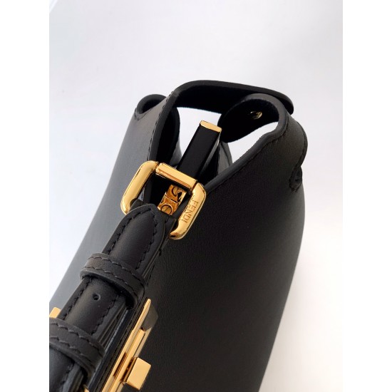 FENDI Peekaboo