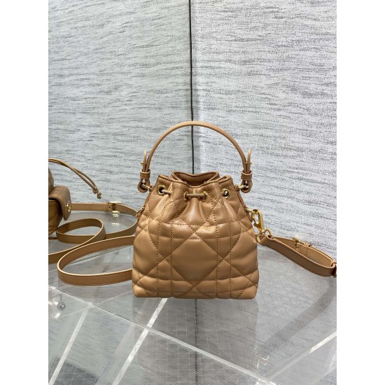 Dior Caro