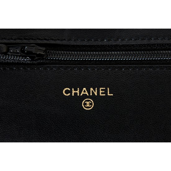 CHANEL WOC