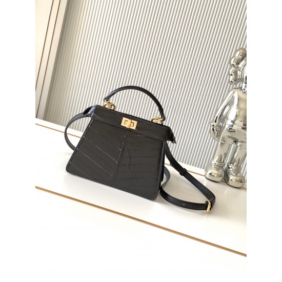 FENDI Peekaboo