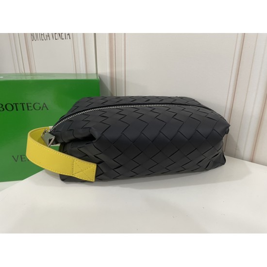 Bottega Veneta More