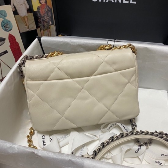 CHANEL 19 BAG