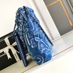 CHANEL 22 Bag