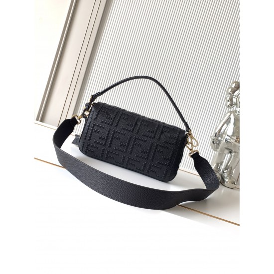 FENDI Baguette