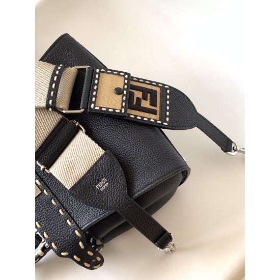 FENDI Peekaboo