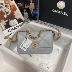 CHANEL 19 BAG