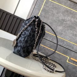 CHANEL 22 Bag
