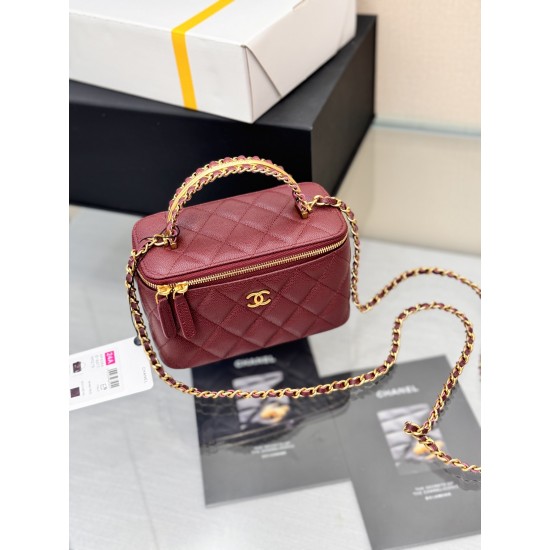 CHANEL WOC