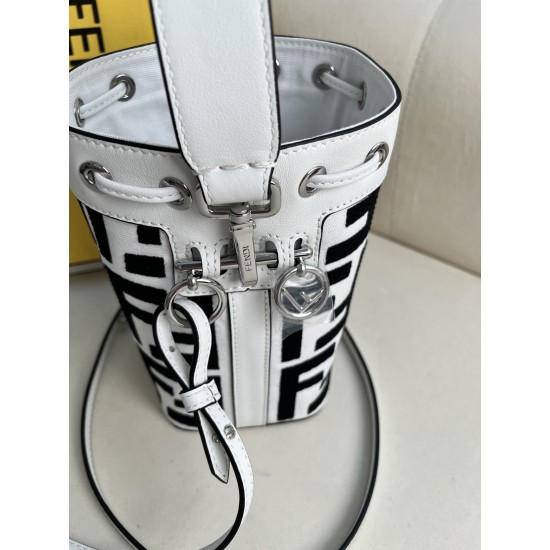 FENDI Bucket Bags