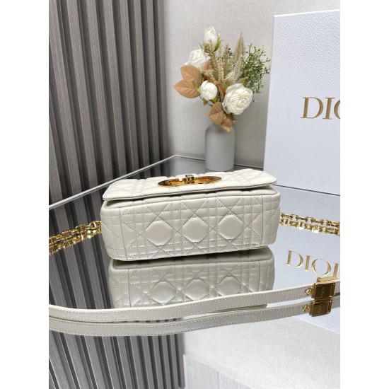 Dior Montaigne