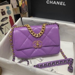 CHANEL 19 BAG