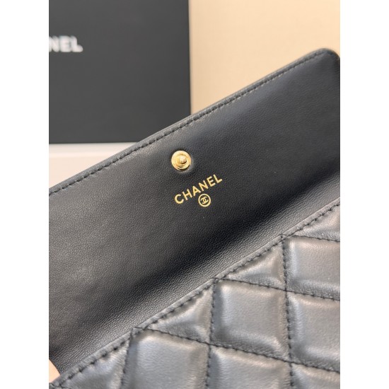 CHANEL BOY BAG