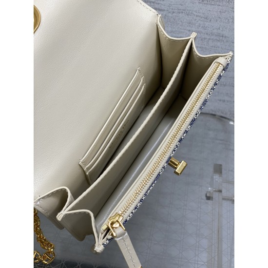 Dior Caro