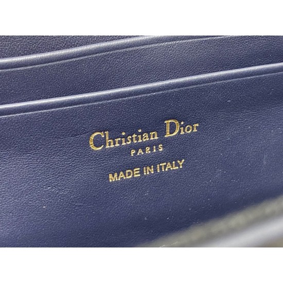 Dior Montaigne