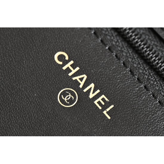 CHANEL WOC