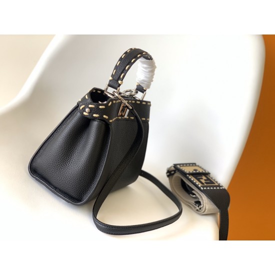 FENDI Peekaboo