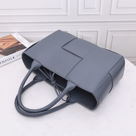 Bottega Veneta Tote