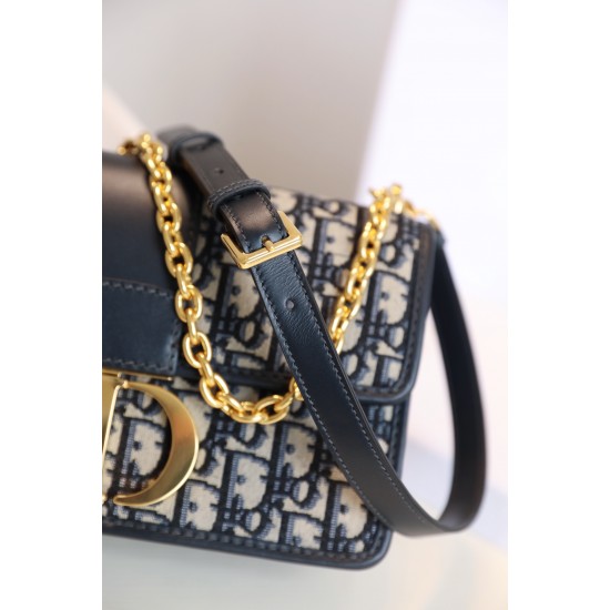 Dior Montaigne