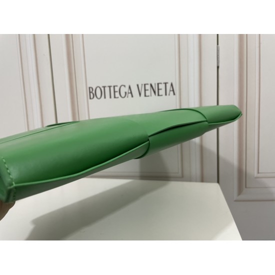 Bottega Veneta More