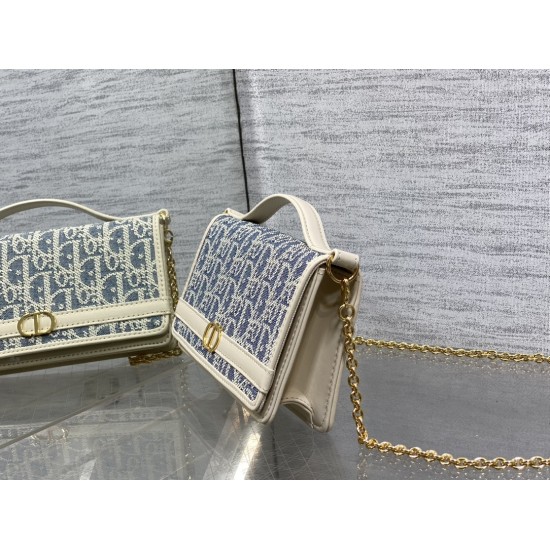 Dior Montaigne