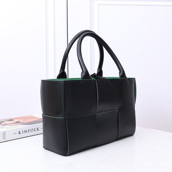 Bottega Veneta Tote