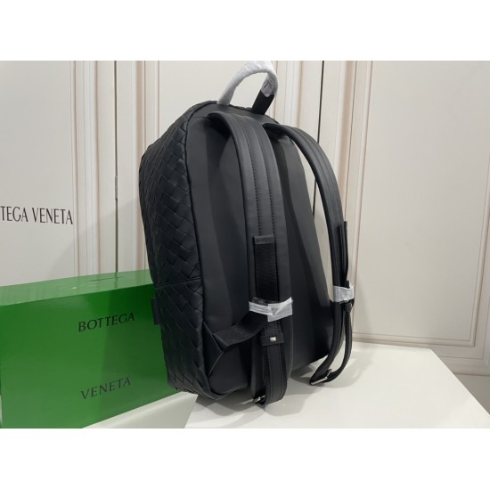 Bottega Veneta More