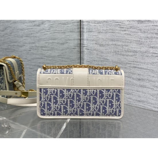 Dior Montaigne