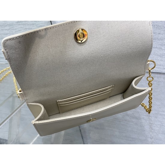 Dior Montaigne