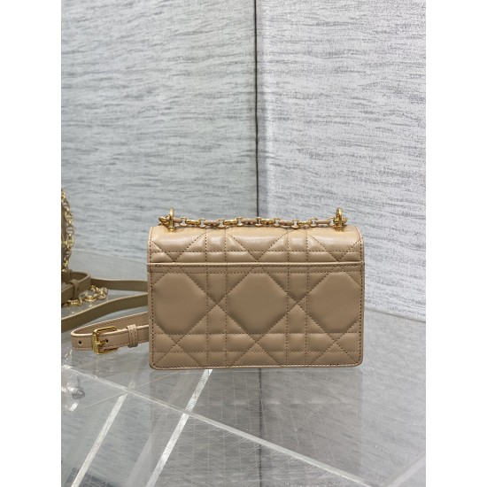 Dior Caro