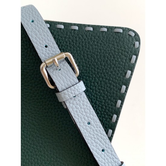 FENDI Peekaboo