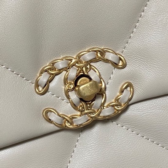 CHANEL 19 BAG