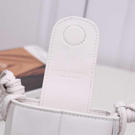 Bottega Veneta More