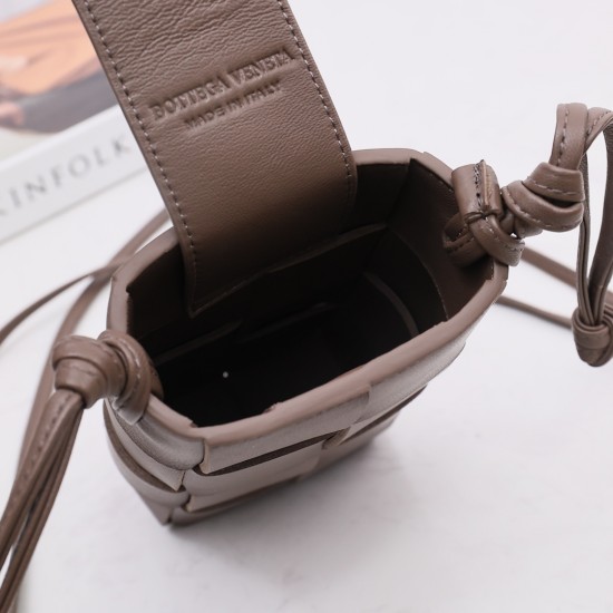 Bottega Veneta More