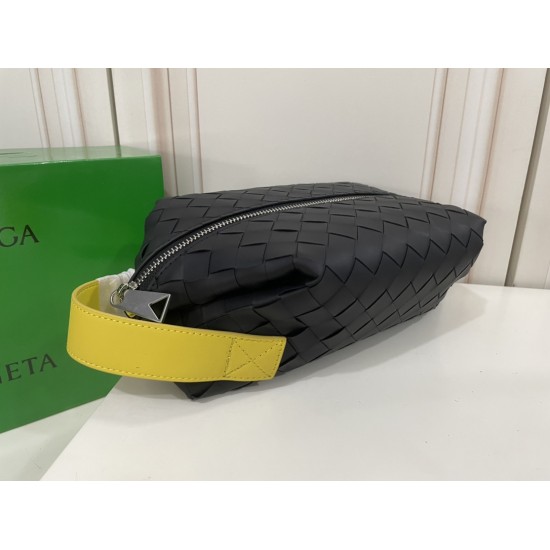 Bottega Veneta More
