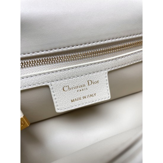 Dior Montaigne