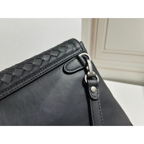 Bottega Veneta More