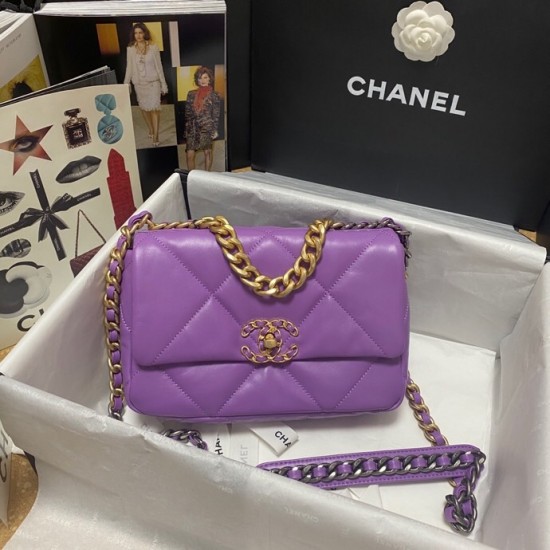CHANEL 19 BAG
