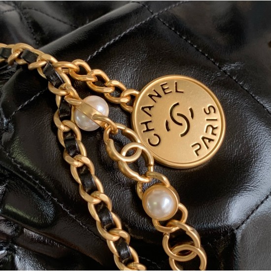 CHANEL 22 Bag