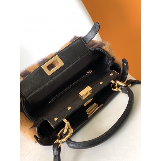 FENDI Peekaboo