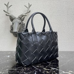 Bottega Veneta Tote