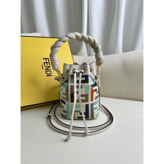 FENDI Bucket Bags