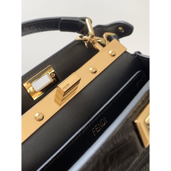 FENDI Peekaboo