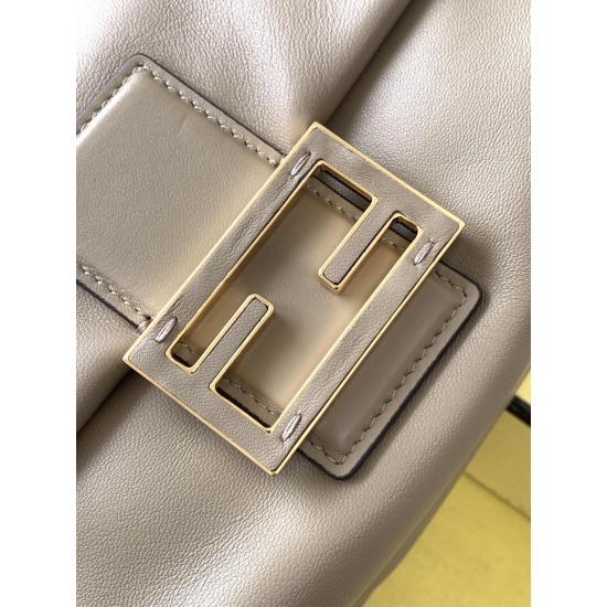 FENDI Baguette