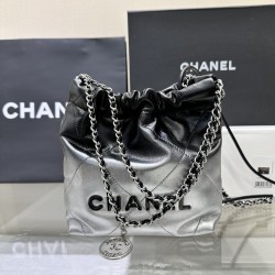 CHANEL 22 Bag