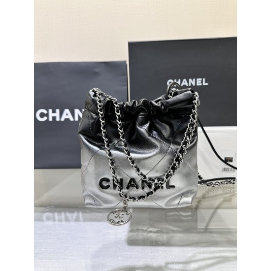 CHANEL 22 Bag