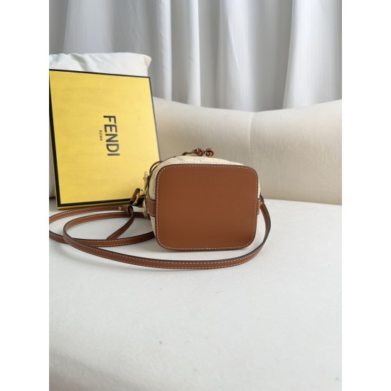 FENDI Bucket Bags