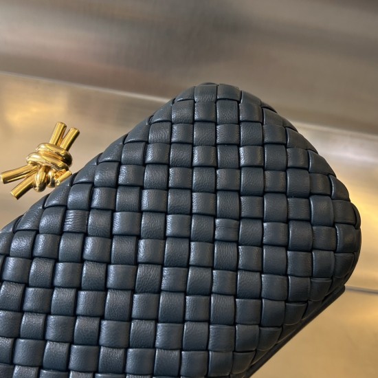 Bottega Veneta More